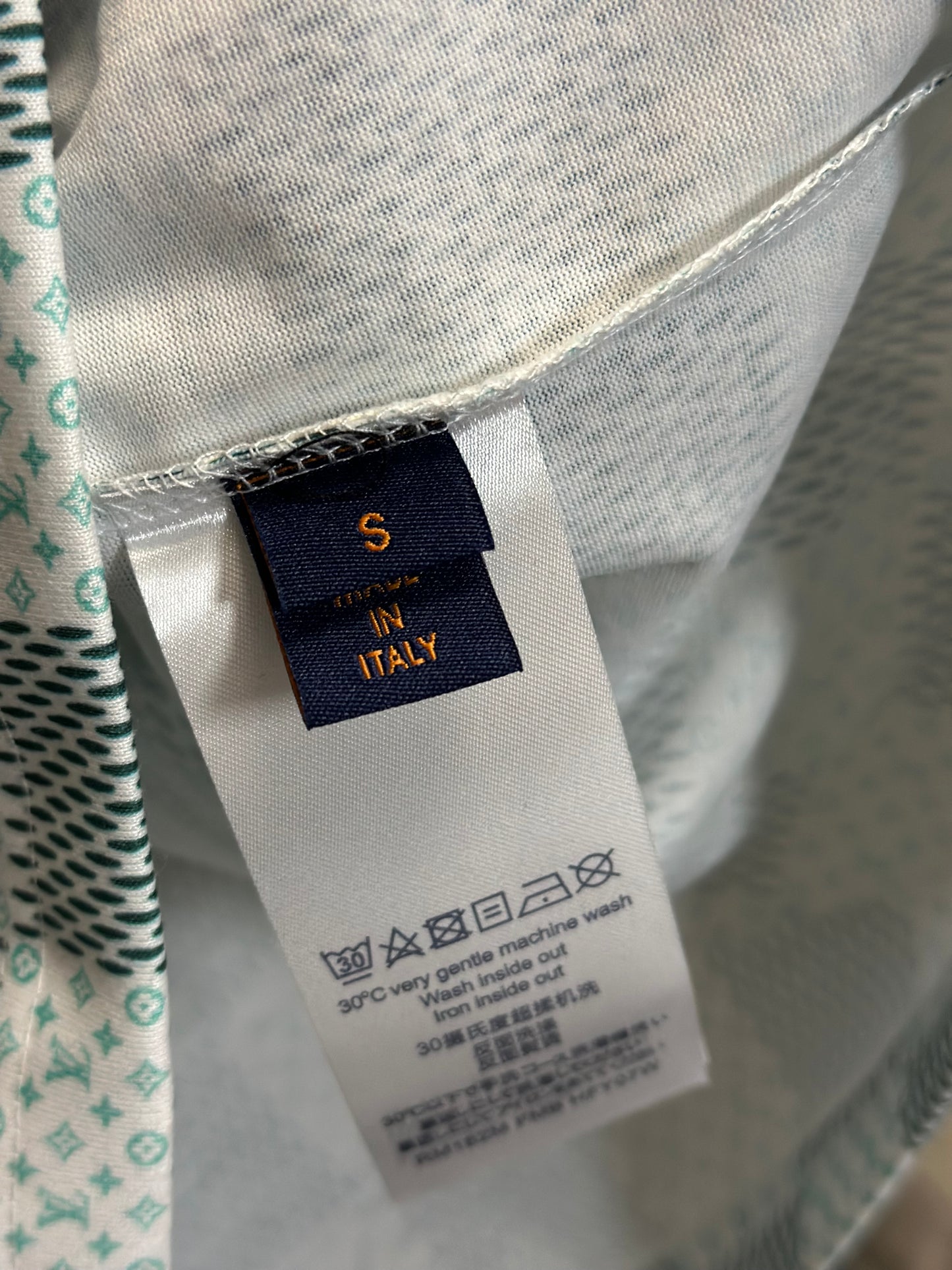 Playera Louis Vuitton Damier Knit Cuello Redondo – Diseño Exclusivo en Punto