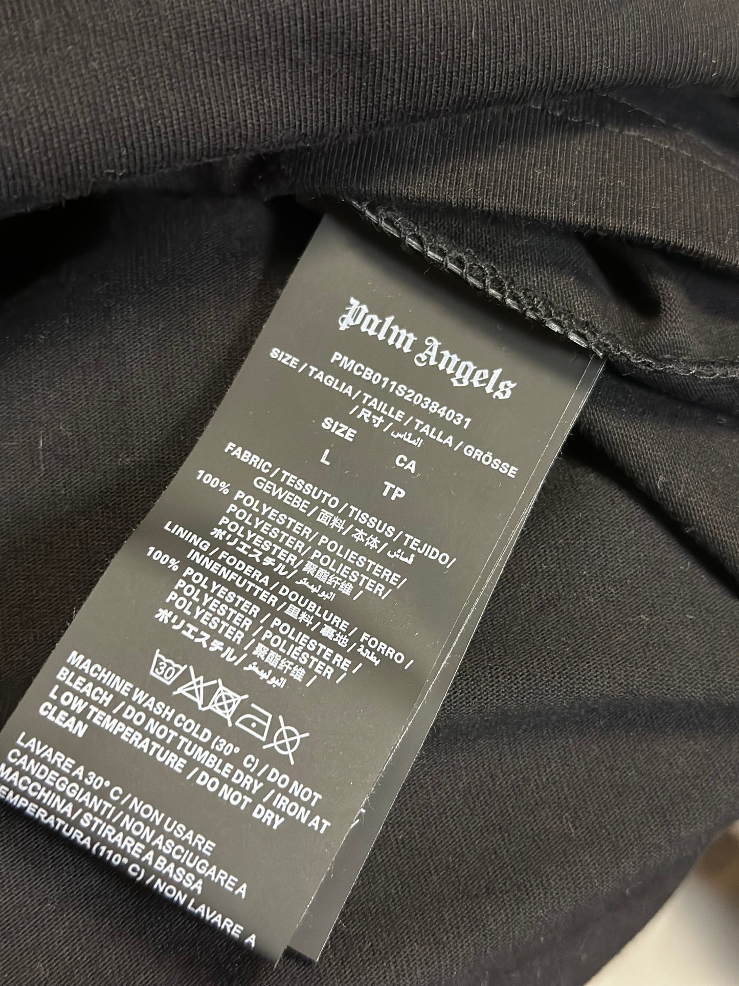 Playera Palm Angels Negra con Logo Gótico en el Cuello