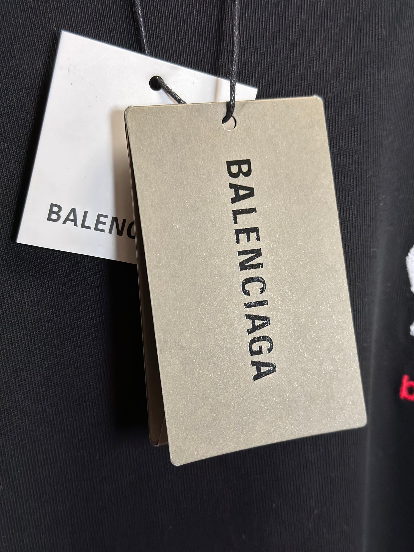 Playera Balenciaga Negra Oversized con Logo Minimalista – Estilo Urbano Premium
